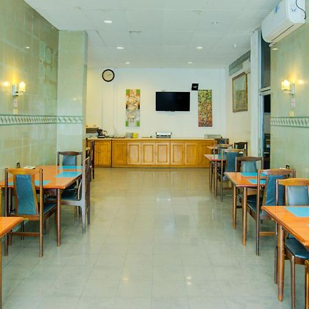 Townhouse Oak Palembang Near Jembatan Ampera Formerly Azzura Hotel Exteriör bild