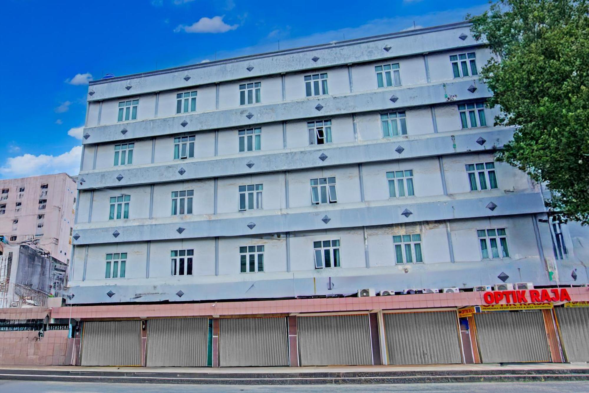 Townhouse Oak Palembang Near Jembatan Ampera Formerly Azzura Hotel Exteriör bild