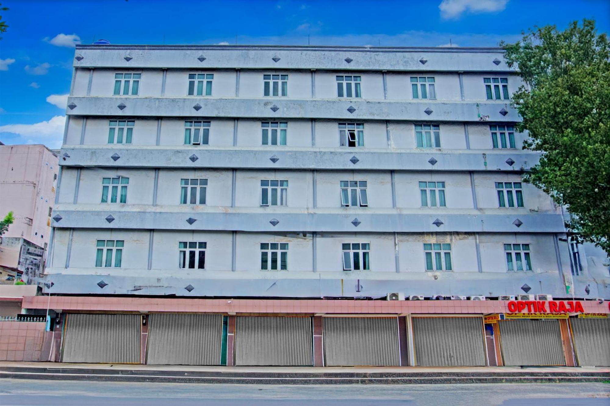Townhouse Oak Palembang Near Jembatan Ampera Formerly Azzura Hotel Exteriör bild