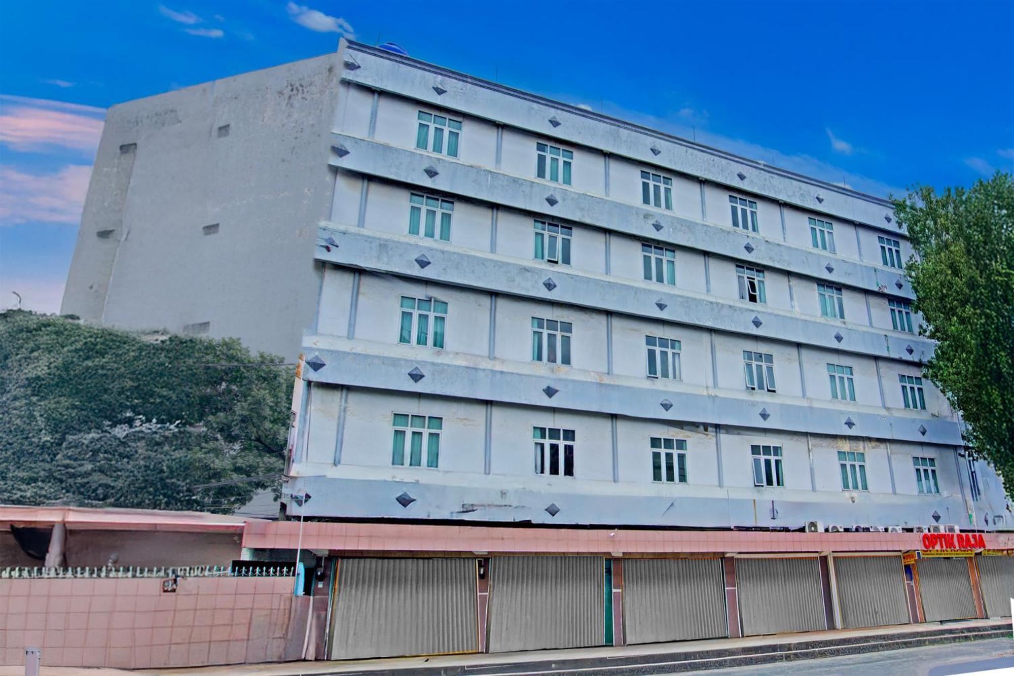 Townhouse Oak Palembang Near Jembatan Ampera Formerly Azzura Hotel Exteriör bild