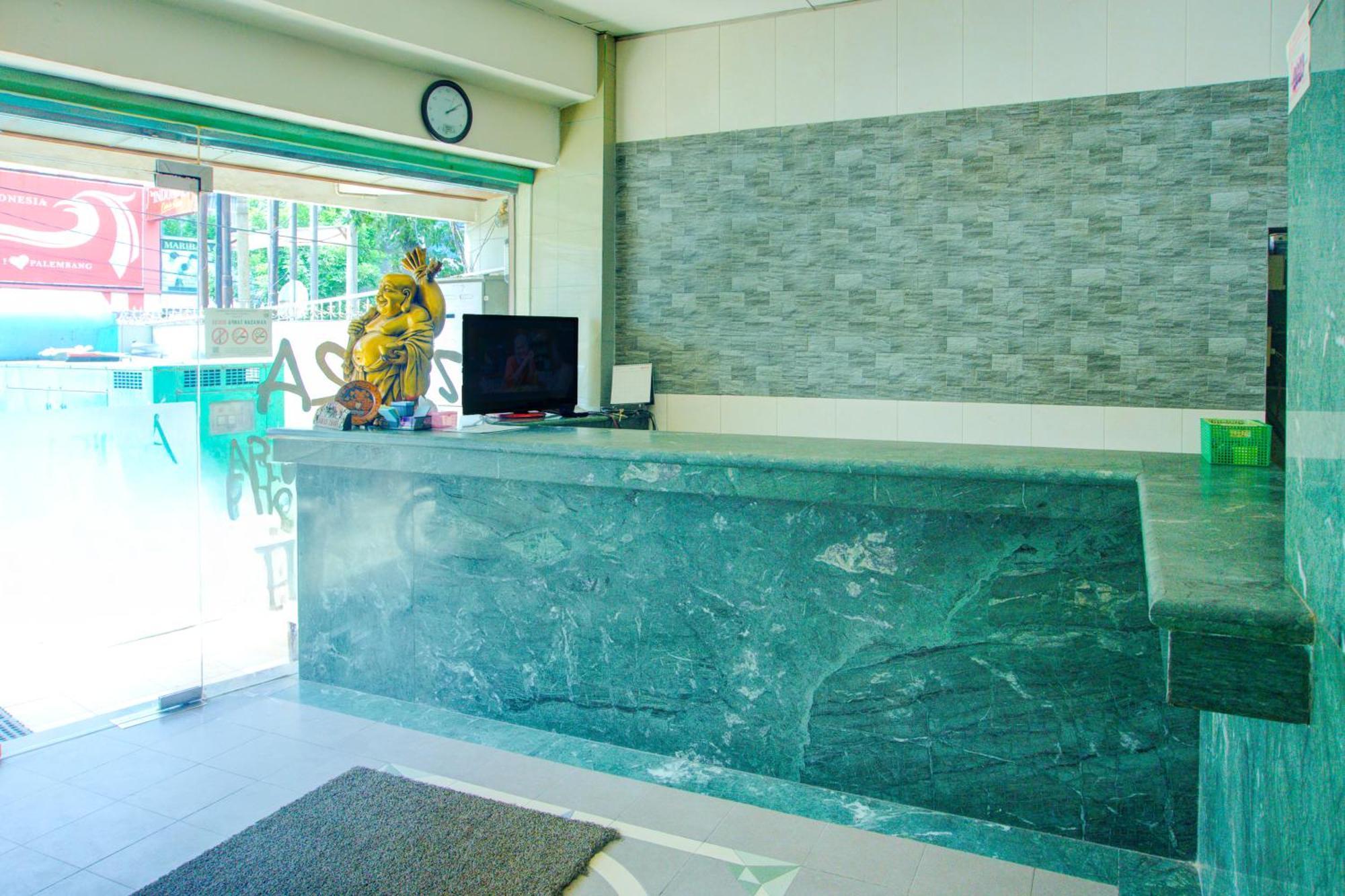 Townhouse Oak Palembang Near Jembatan Ampera Formerly Azzura Hotel Exteriör bild