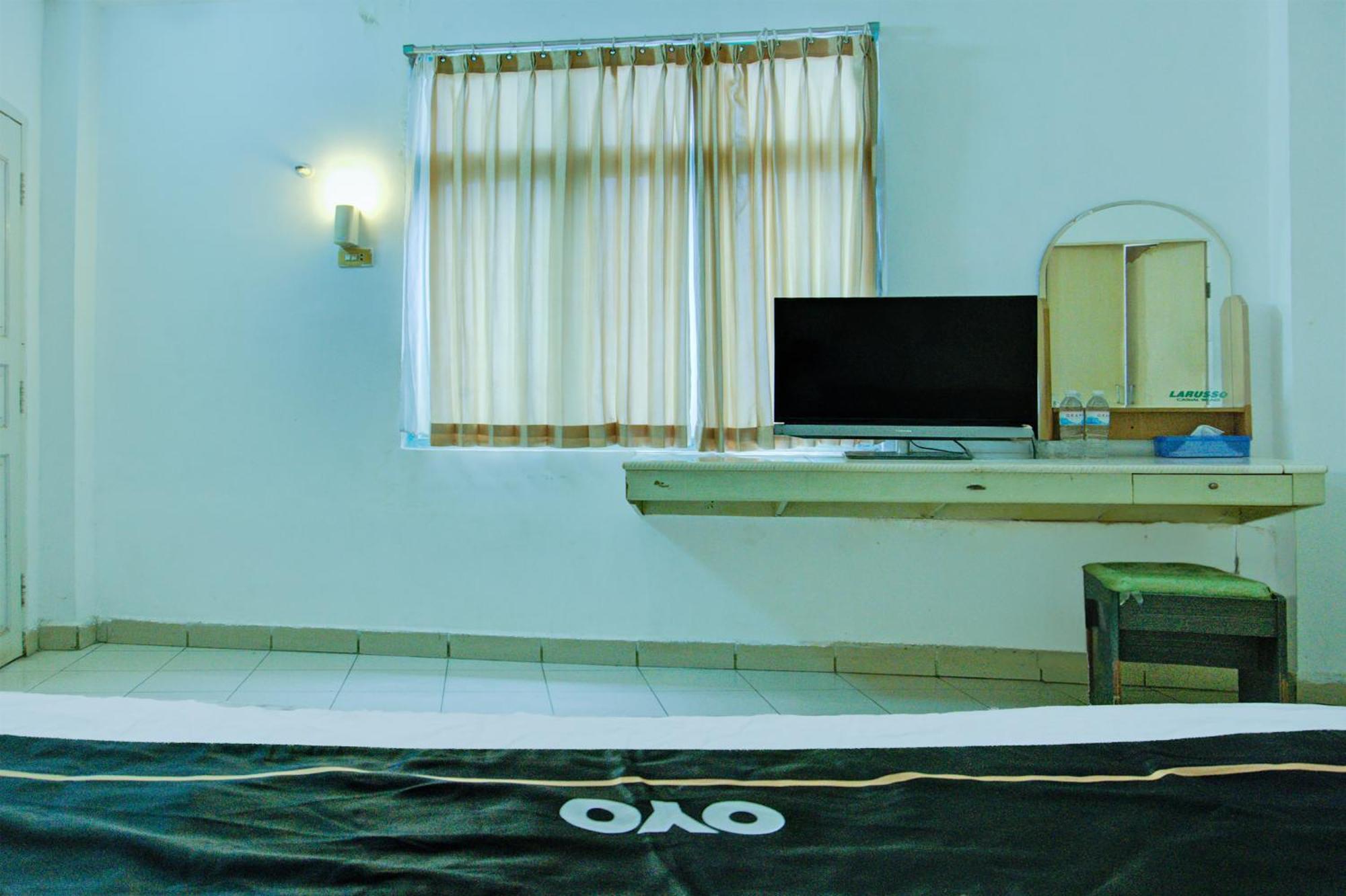 Townhouse Oak Palembang Near Jembatan Ampera Formerly Azzura Hotel Exteriör bild