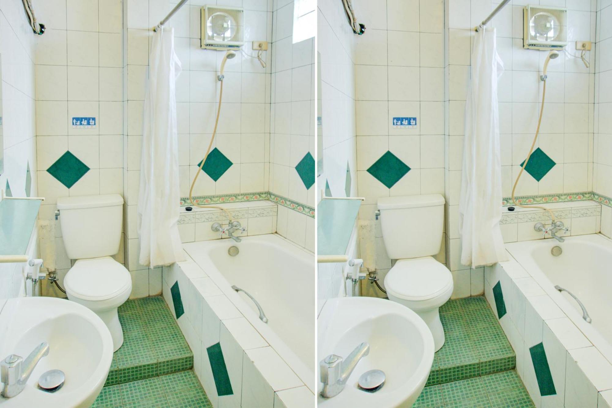Townhouse Oak Palembang Near Jembatan Ampera Formerly Azzura Hotel Exteriör bild