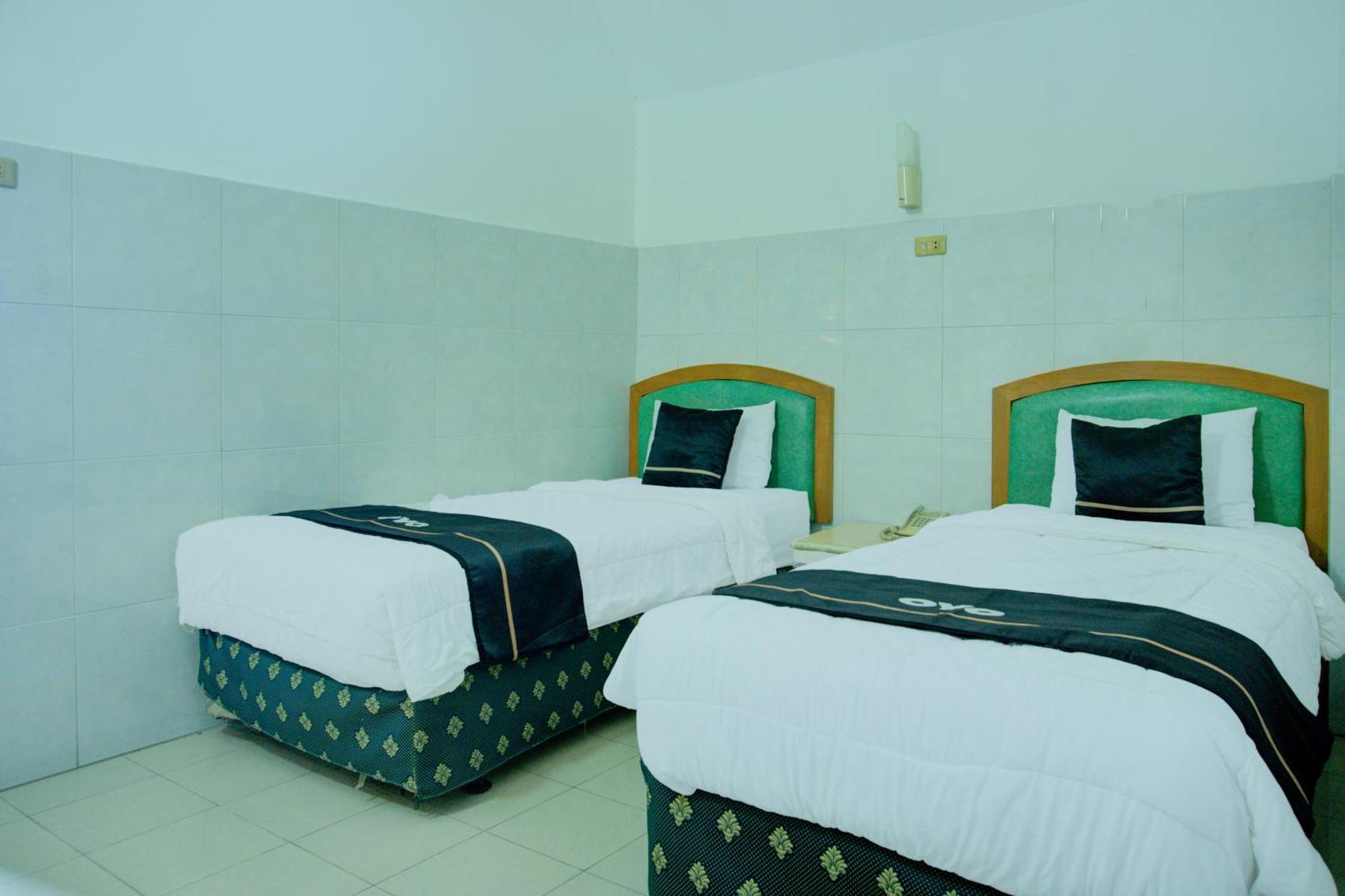 Townhouse Oak Palembang Near Jembatan Ampera Formerly Azzura Hotel Exteriör bild