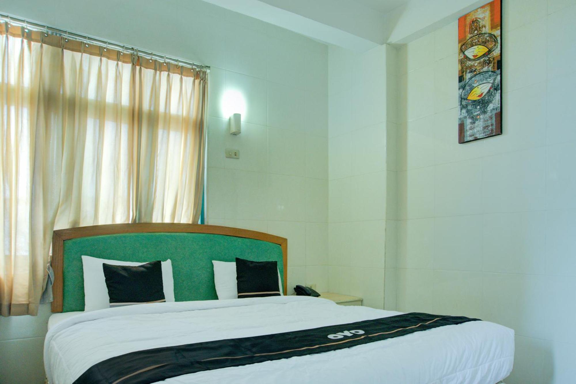 Townhouse Oak Palembang Near Jembatan Ampera Formerly Azzura Hotel Exteriör bild