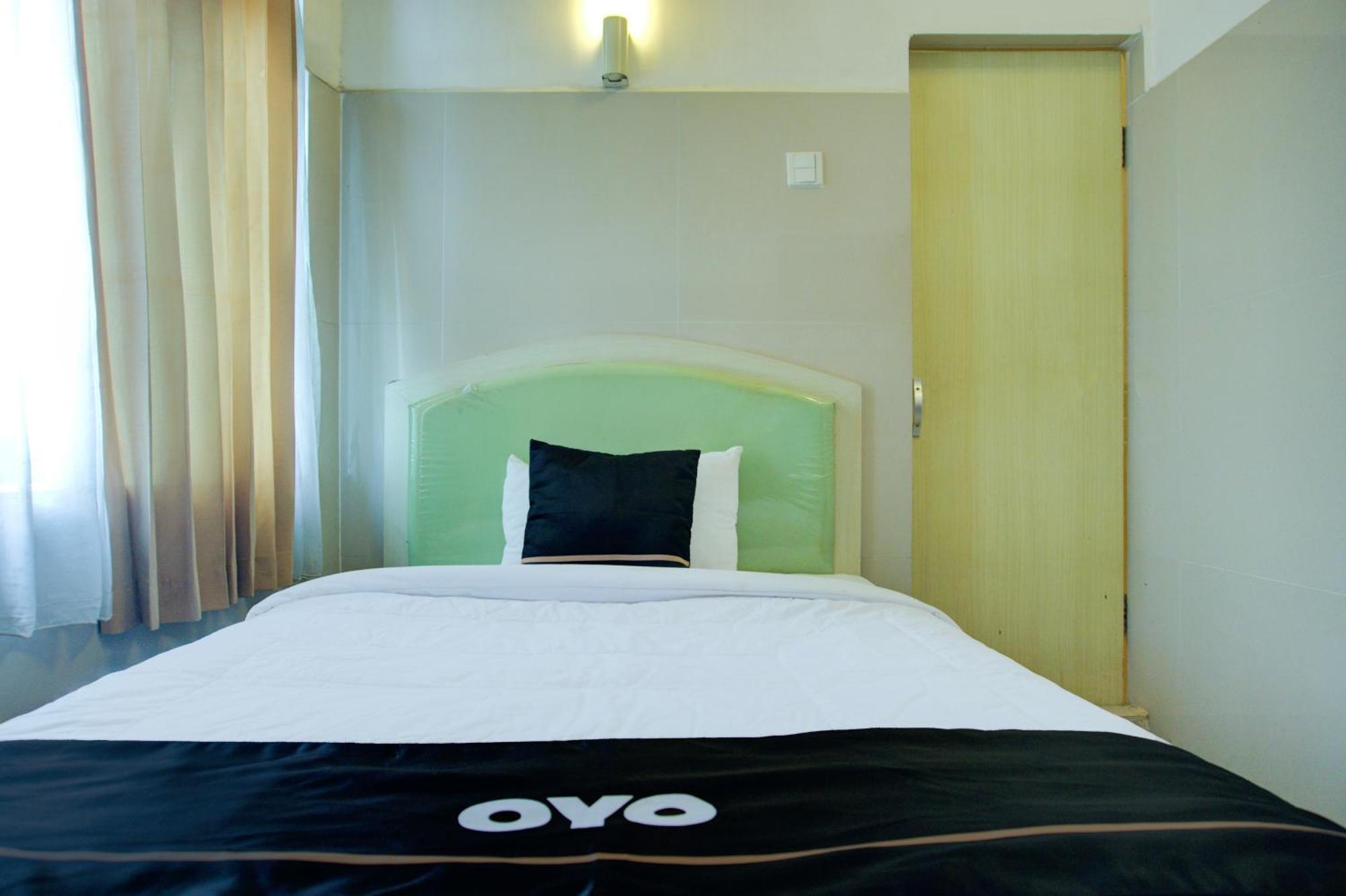 Townhouse Oak Palembang Near Jembatan Ampera Formerly Azzura Hotel Exteriör bild